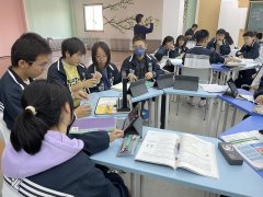 <b>正在良多中小学外行里</b>