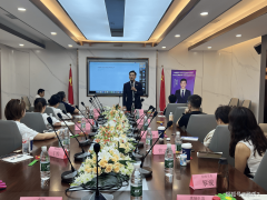 梁楷具有MBA学历及多年的外企和大型国验